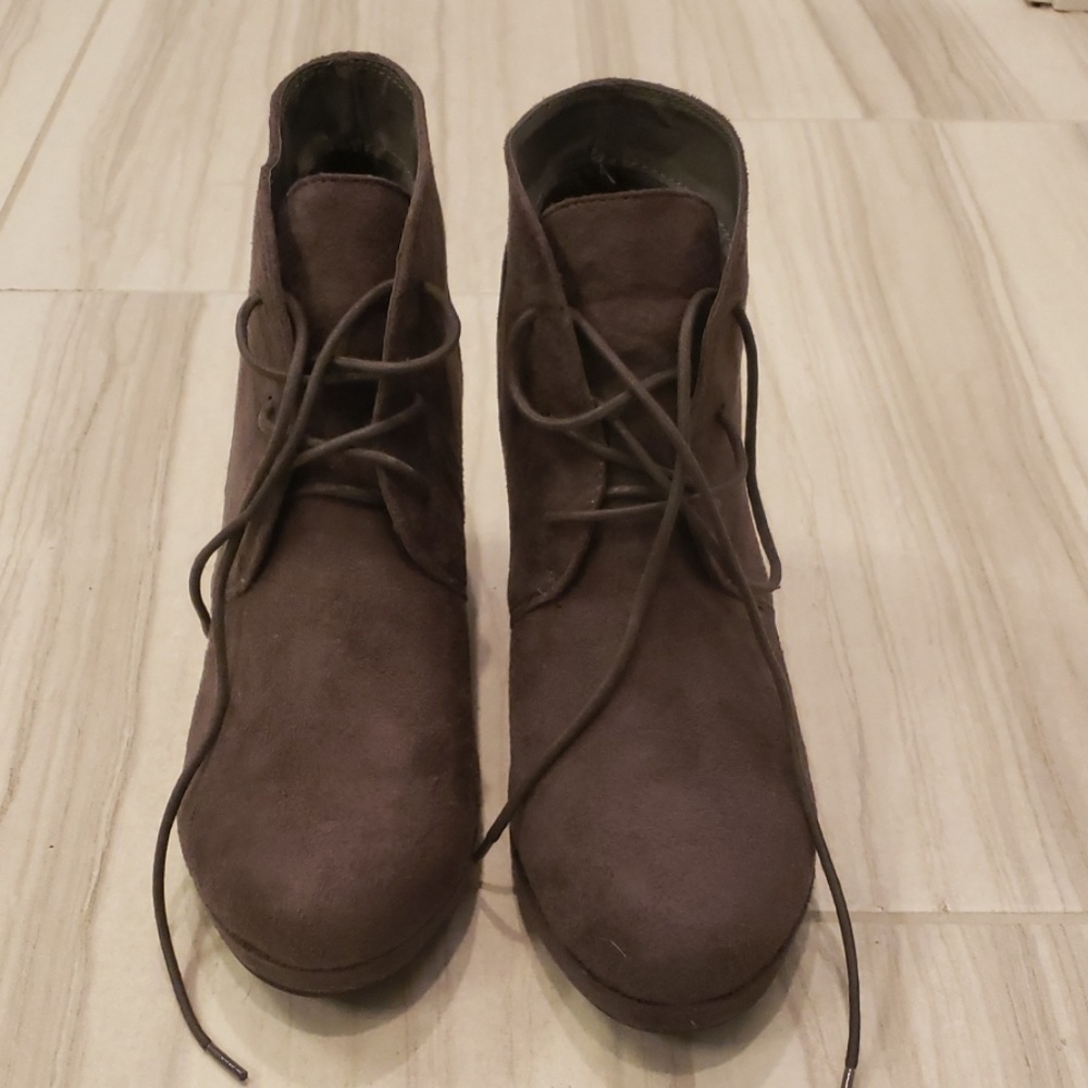 Wedge boots